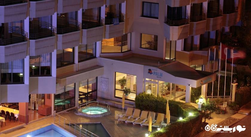 نمای درب ورودی هتل